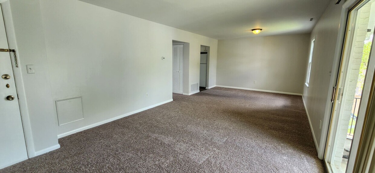 Primary Photo - Upper Level One Bedroom Apartment w Covere...