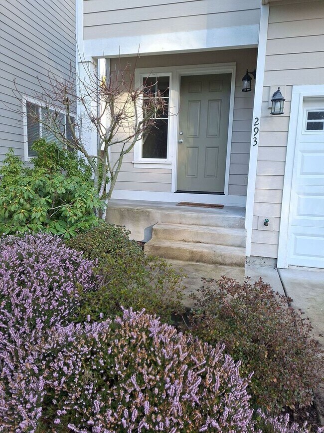 Foto del edificio - Central Valley Area - 2 Story Home (3Bed, 2.5 Bath)