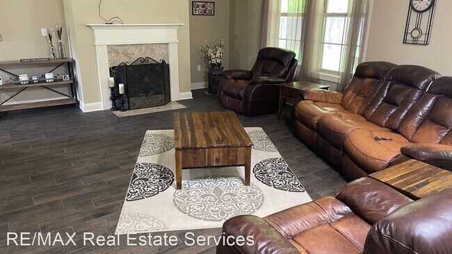 Building Photo - 3 br, 2 bath House - 1113 Bear Creek Dr.