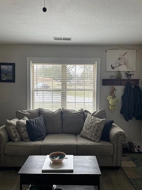 Viviendo - 1246 KY-1271