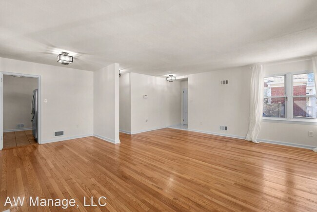 Building Photo - 3 br, 2 bath House - 113 Whitmoor Ter