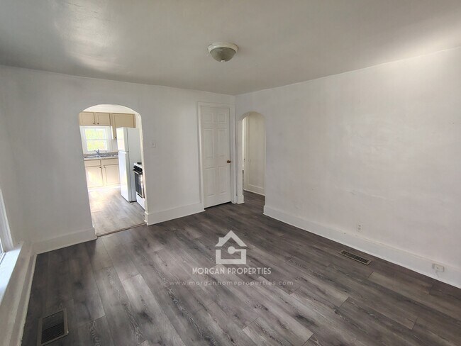 Foto del edificio - 1428 W 10th St