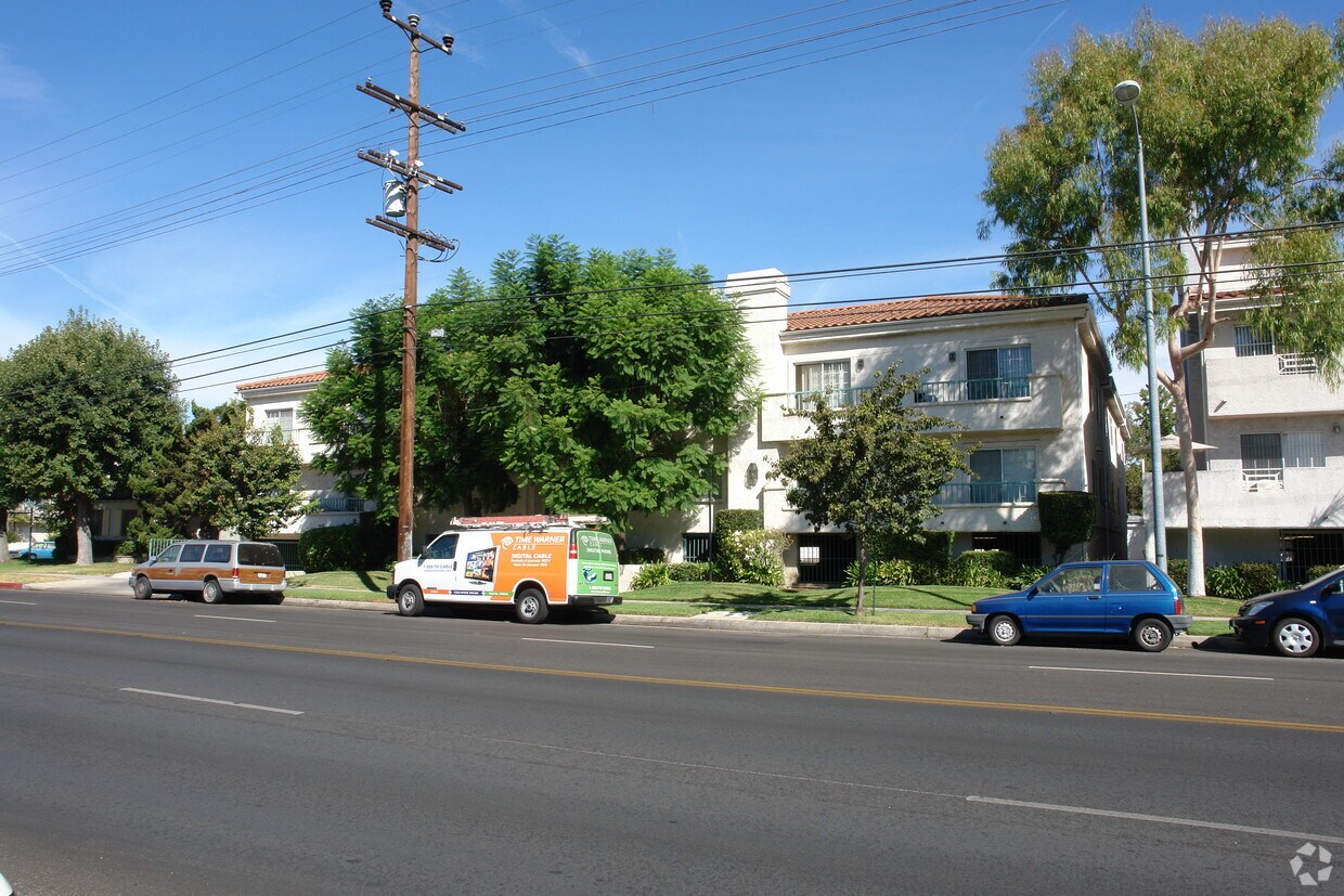 14749 Magnolia Blvd, Van Nuys, CA 91403 Apartments 14749 Magnolia Blvd Van Nuys, CA