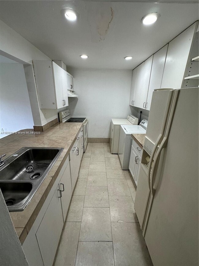 Foto del edificio - 2763 NW 196th St