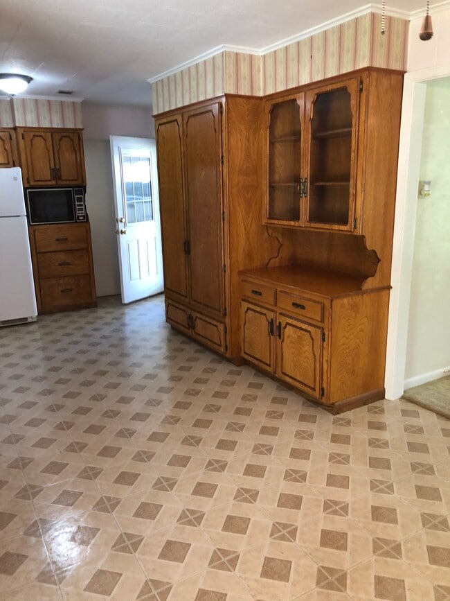 Building Photo - 304 Sunny Hill Dr