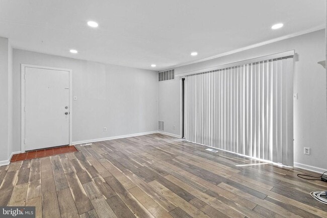 Building Photo - 1505 Woodhollow Dr