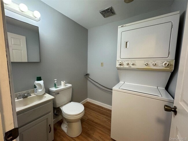 Building Photo - 61 Baymens Ct