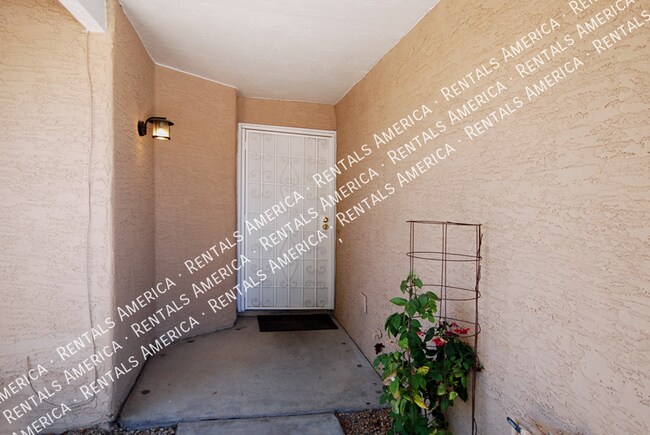 Building Photo - 3241 W Blackhawk Dr