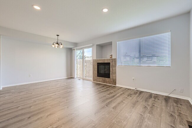 Building Photo - 5925 University Village View