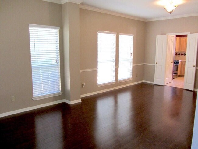 Building Photo - 1815 Hickory Ridge Cove