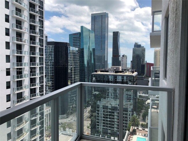 Foto del edificio - 1050 Brickell Ave