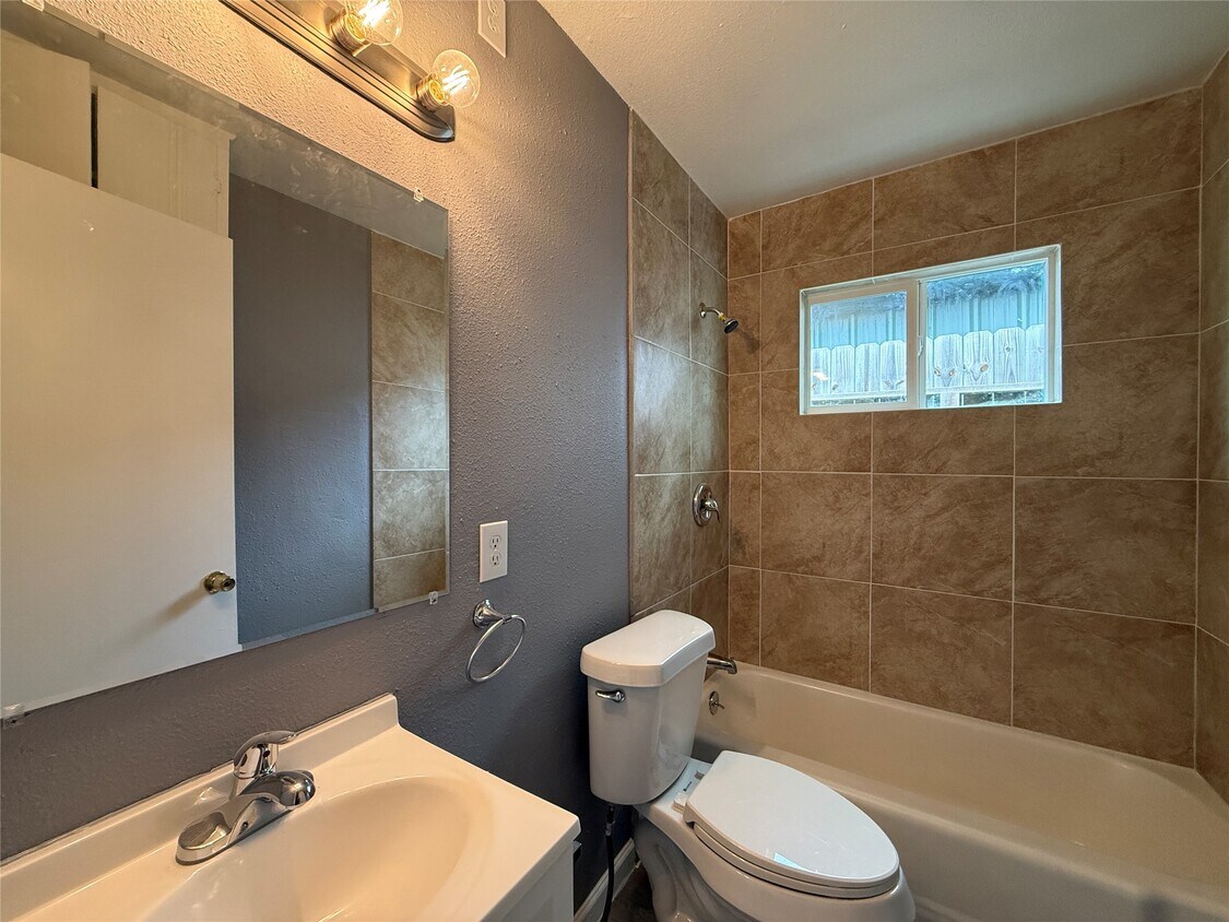 Foto del edificio - 8010 Roswell St