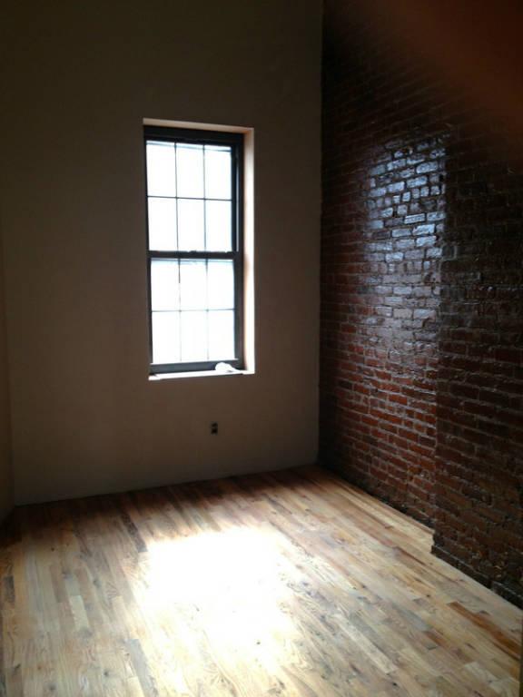 Primary Photo - 95 Knickerbocker Ave