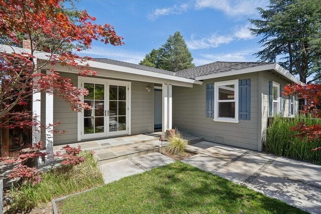 Building Photo - Spacious Home with Detached 1 bed 1 bath ADU in Los Altos!