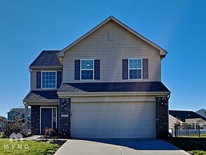 Building Photo - 2352 Rosewood Dr