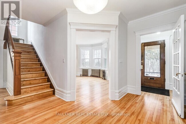 Photo du bâtiment - 724 Echo Dr