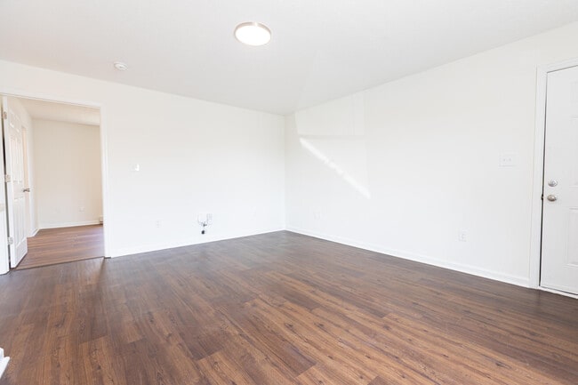 Building Photo - 144 S Killarney Ln