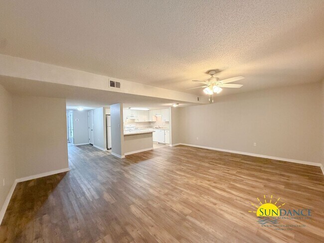 Foto del edificio - Newly Renovated 3 Bedroom Townhouse in Fort Walton Beach!