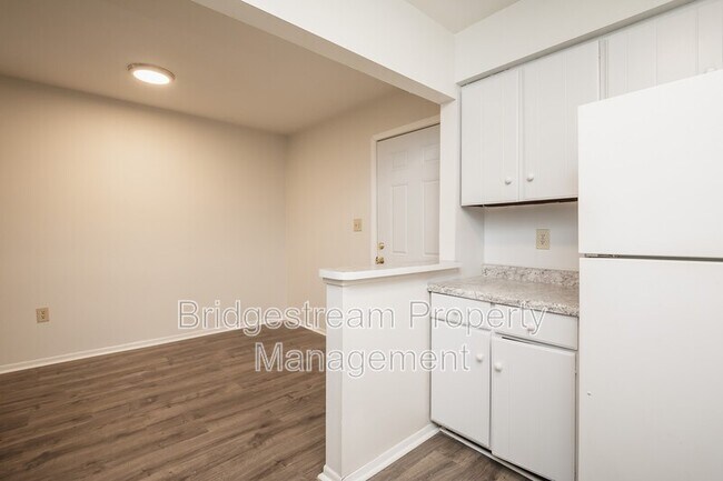 Foto del edificio - 1417 Forest Ln