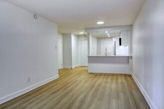 Building Photo - 2285 Rue St Mathieu