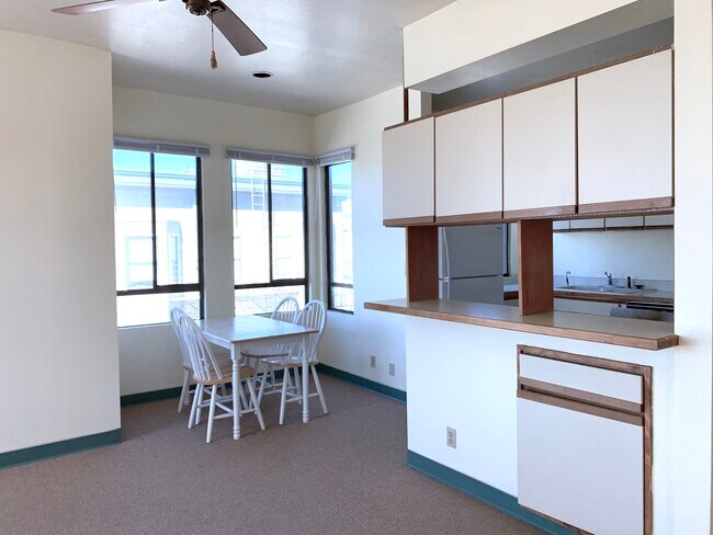 Building Photo - 1455 Leavenworth St