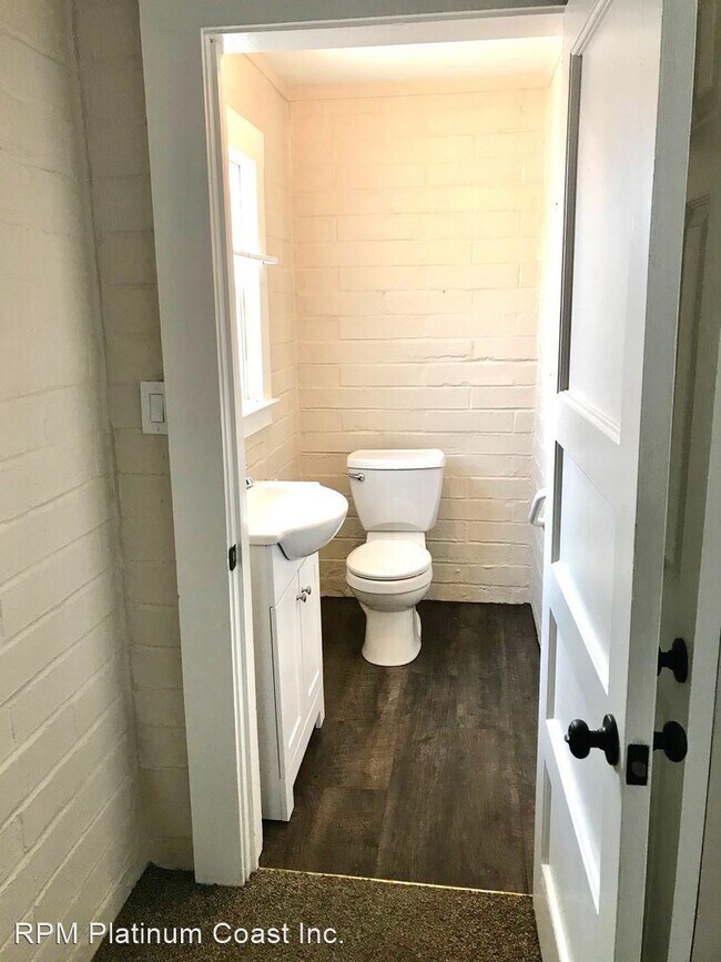 Building Photo - 1 br, 1 bath House - 325 "B" Baron Ave.