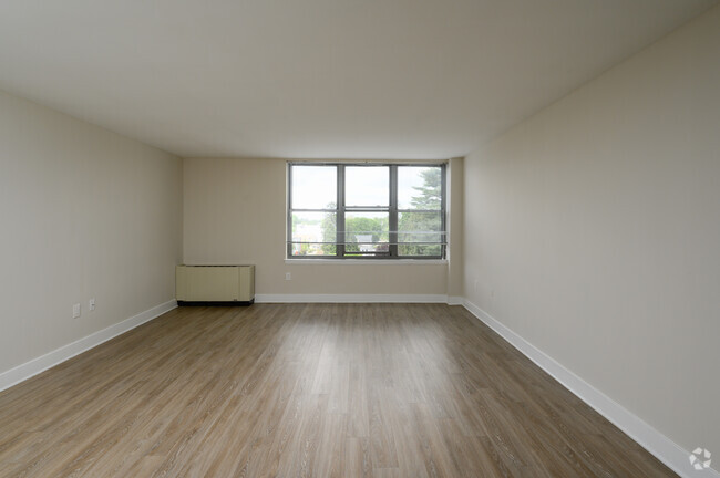 2BR, 2BA - 990SF Living Space - Dupont Towers