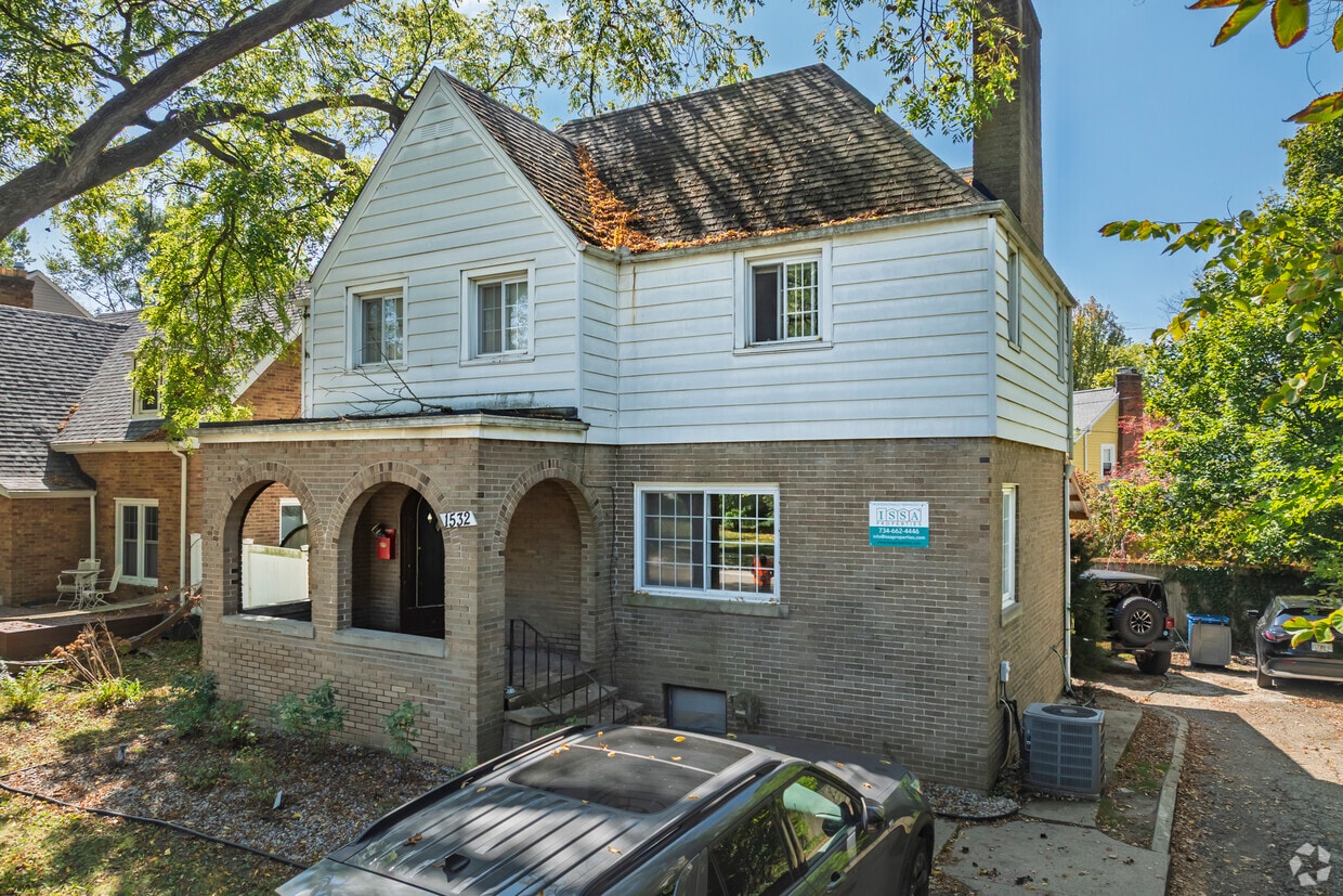 Primary Photo - 1532 Packard St