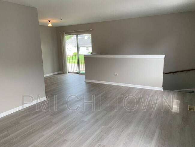 Building Photo - 422 N Cambridge Dr