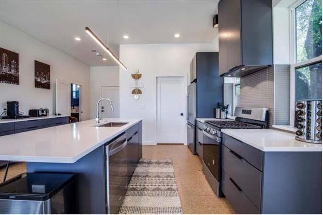 Building Photo - 10803 Mandalay Dr