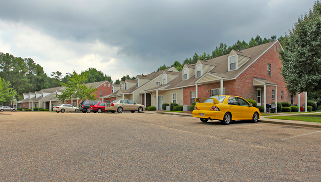 Building Photo - Quail Hill and Manchester Apartments of Fu...