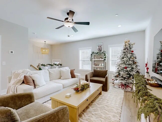 Foto del edificio - 206 Charlotte Everly Cir