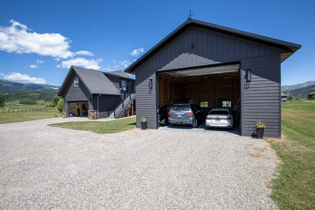 Building Photo - 92 Ashley Dr