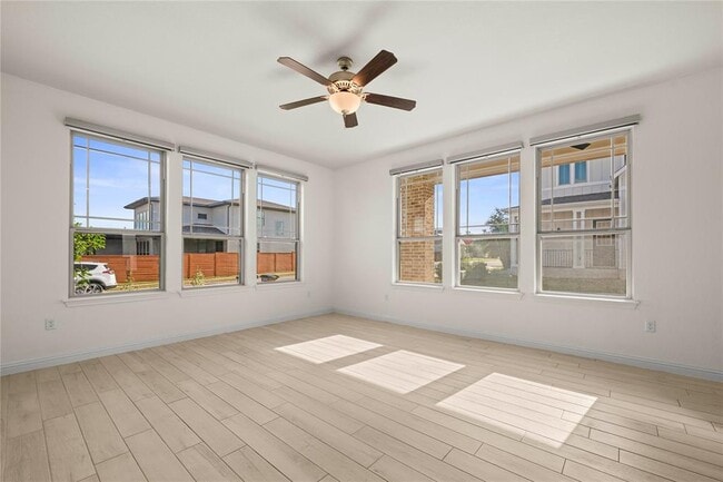 Building Photo - 8011 Orizzonte St