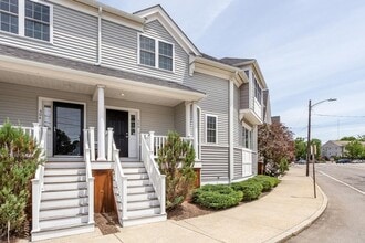 Building Photo - 504 Sea St