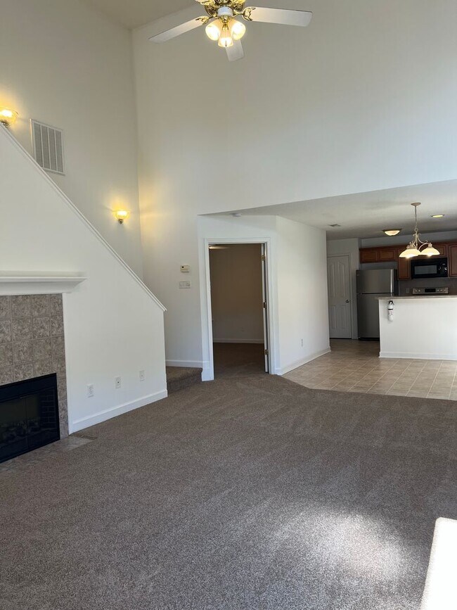 Building Photo - 203 Clusters Cir