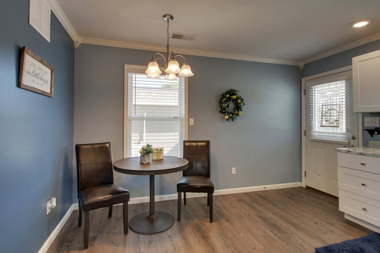 1025 N 6th St, Quincy, IL 62301 House Rental in Quincy, IL