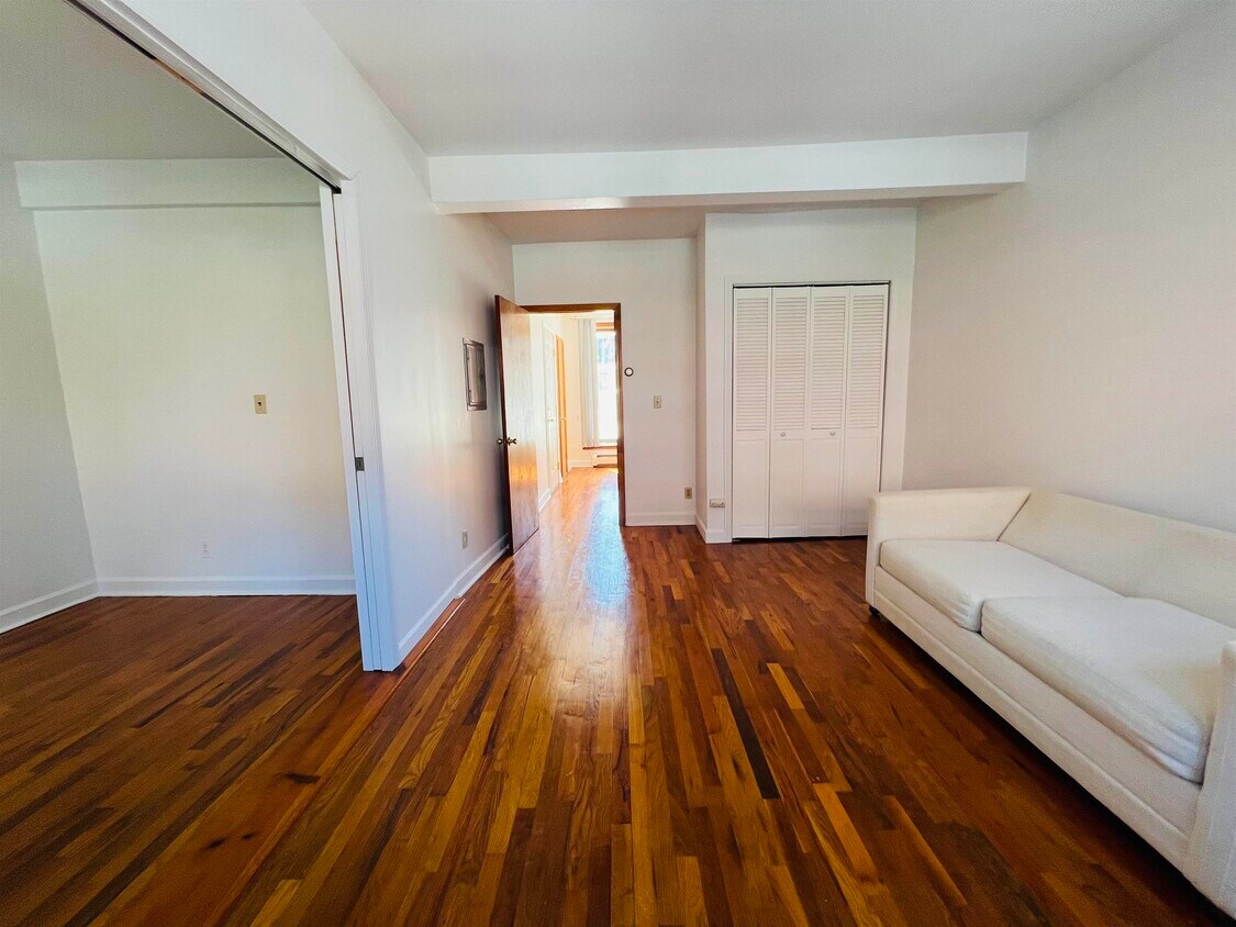 Foto del edificio - 359 Grove St