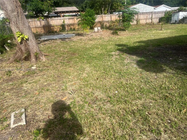 Foto del edificio - 3921 SW 59th Ave