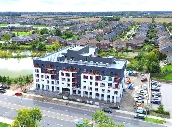 Photo du bâtiment - 1936 Rymal Rd E