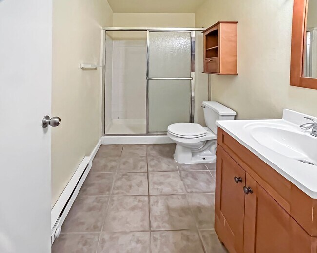 Building Photo - Spacious Condo next to Magnuson Park
