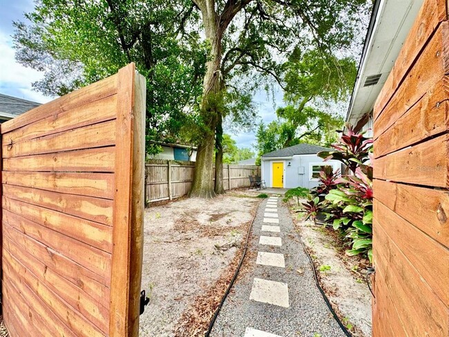 Building Photo - 1803 E Frierson Ave
