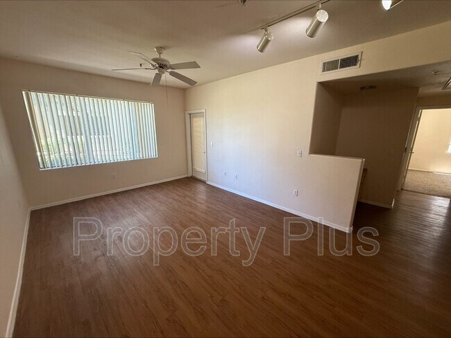 Foto del edificio - 18416 N Cave Creek Rd