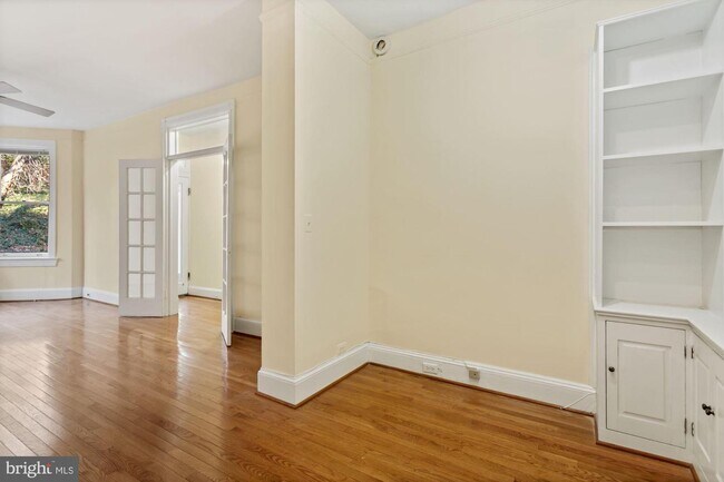 Building Photo - 2228 Decatur Pl NW