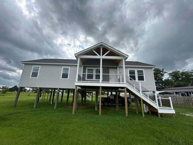 Frente de la casa - 54 Bay Lake Dr