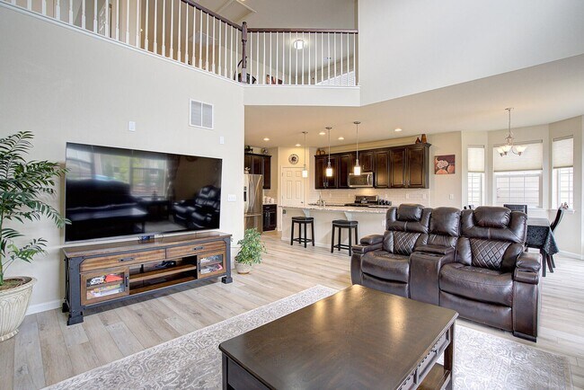 Foto del edificio - Bright, Spacious & Full of Charm Inside an...