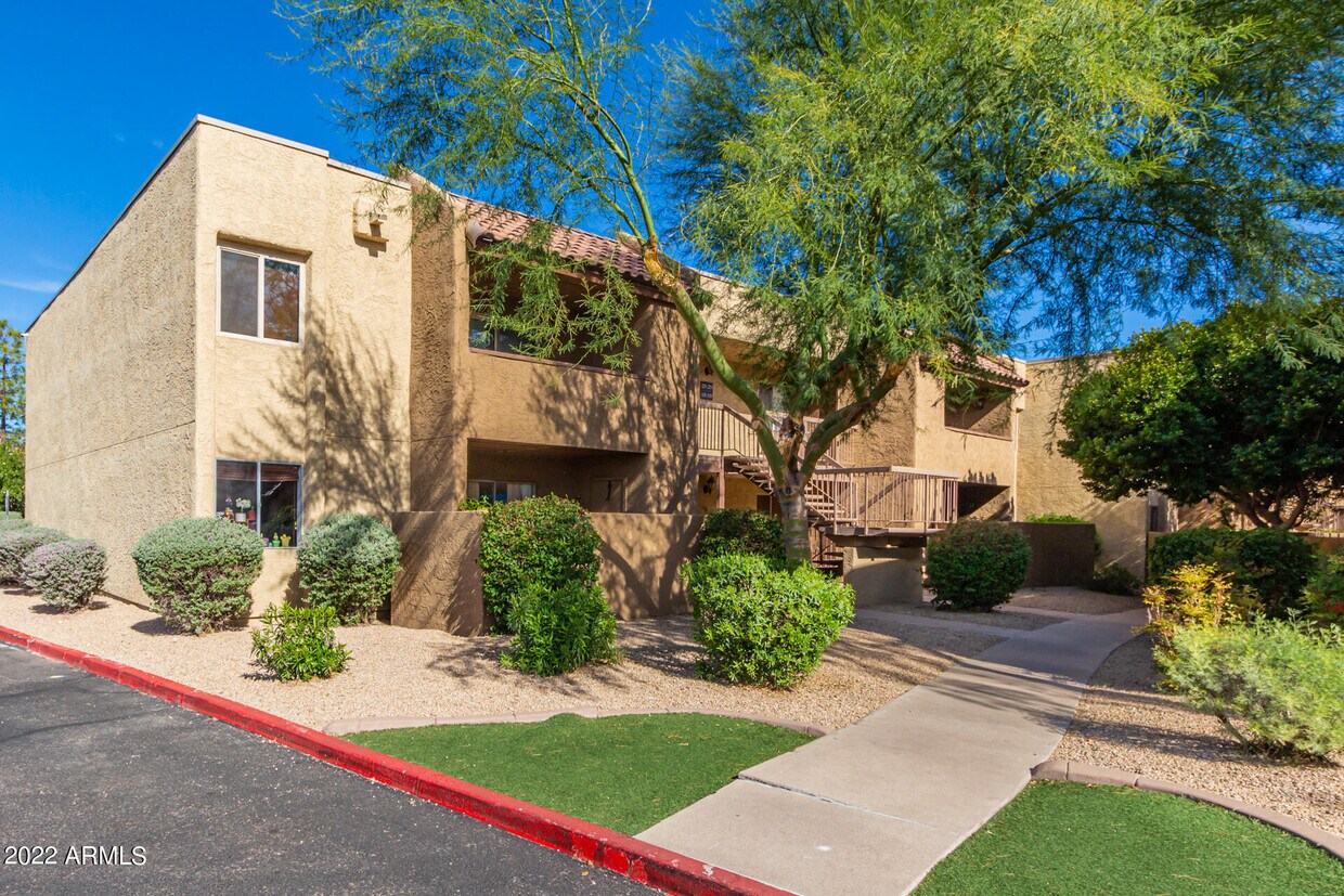 Primary Photo - 5877 N Granite Reef Rd
