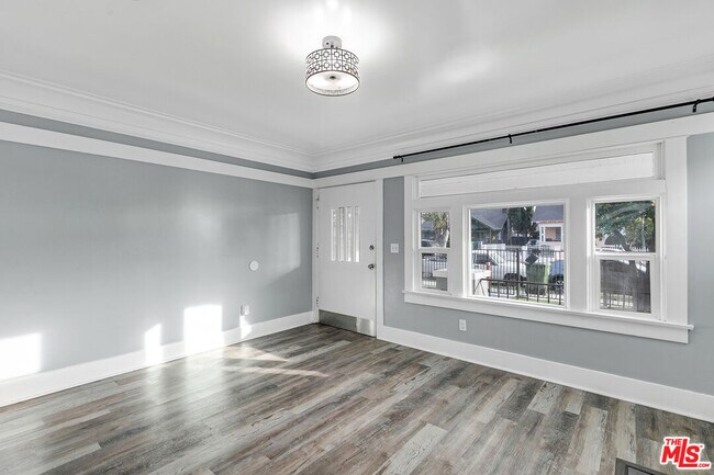 Foto del edificio - 641 W 43rd St