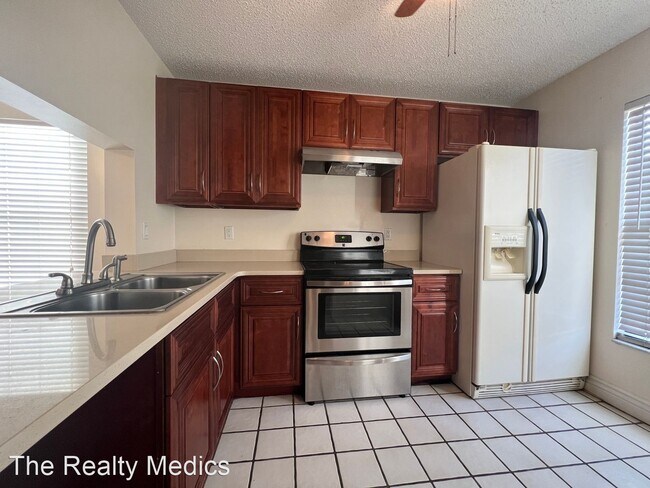 Foto del edificio - 2 br, 2.5 bath House - 6223 Yorktown Dr Un...
