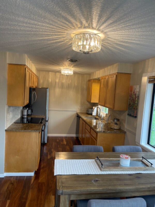 Building Photo - 15253 SW Barcelona Ct